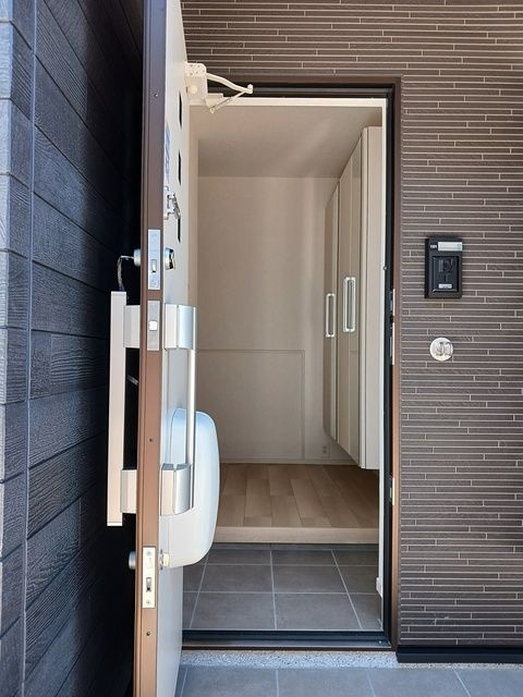 コンティノアールⅠの玄関