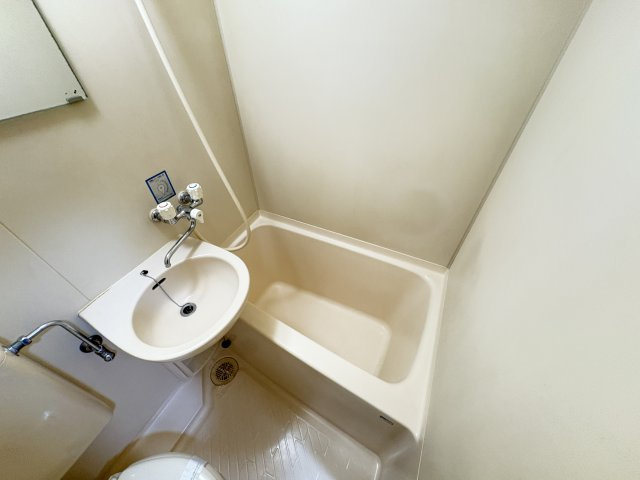 昭島市朝日町１丁目のアパート