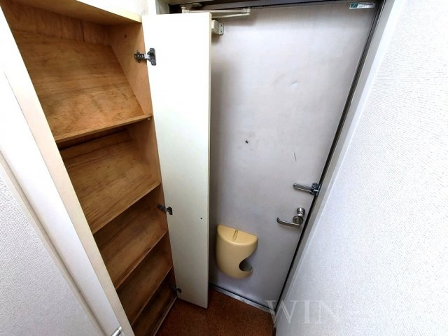 レオパレス東田第一の玄関