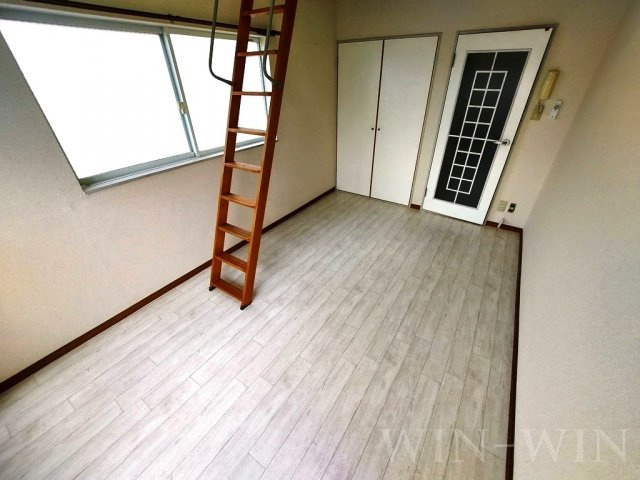 レオパレス東田第一の居間・リビング