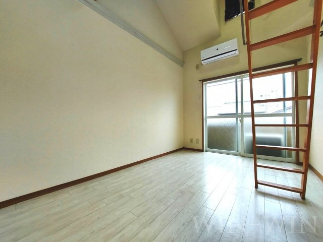 レオパレス東田第一の寝室