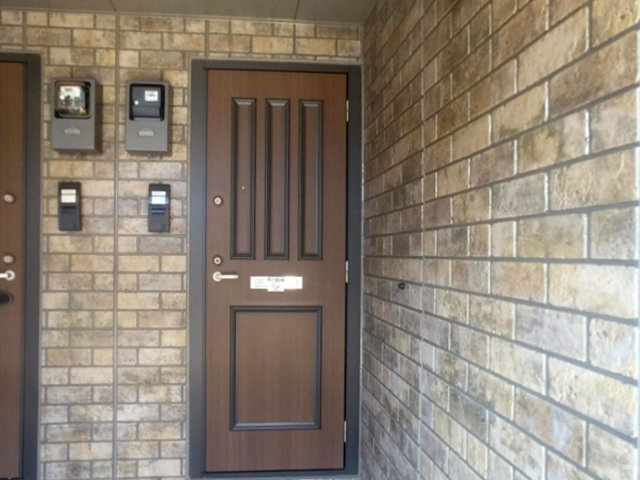 フローラ山口のエントランス