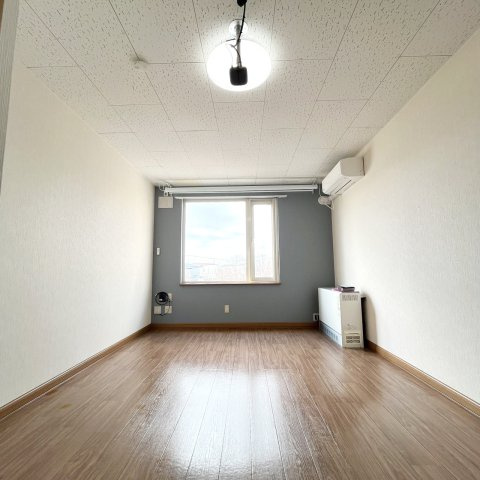 ハイツプラタナス1号館の居間・リビング