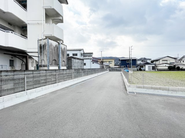 徳島市南島田町２丁目のアパートの駐車場