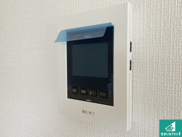 京都市北区西賀茂蟹ケ坂町　第1期　新築一戸建ての防犯設備|カラーモニターインターホン！声だけでなく来訪者の姿や顔がモニターで確認できるので、小さなお子様がいらっしゃるご家庭でも安心できます！