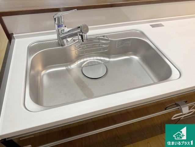 尼崎市西昆陽　新築一戸建ての設備|蛇口の先端に浄水器を内蔵しています！原水と浄水、お湯と冷水、シャワーの切替えがワンタッチなので用途によって使い分けられます。