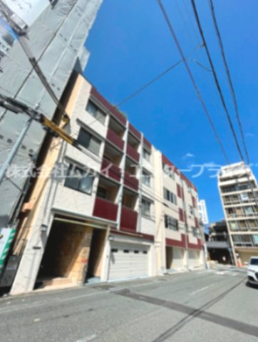 コンフォートビルの外観|角地に面します☆