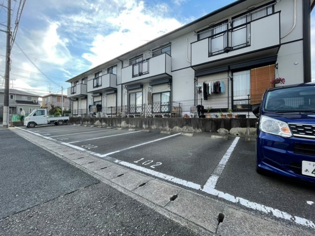 ハイツナカノの駐車場