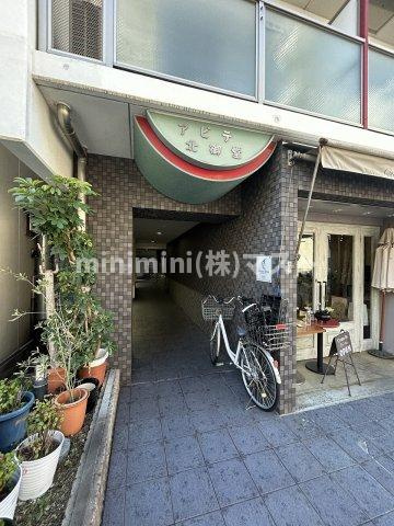 大阪市中央区瓦町４丁目の賃貸マンションのエントランス
