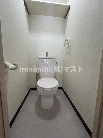 大阪市中央区瓦町４丁目の賃貸マンションのトイレ