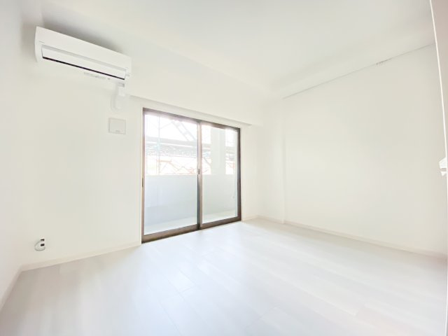 サヴォイ ル・ミラドール　12階の居間・リビング|別号室のものになります。現状優先。