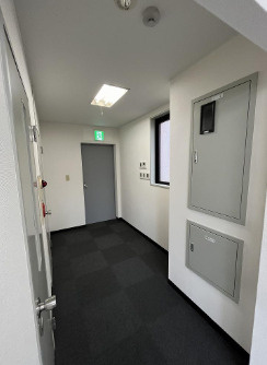 【ロビー】 | サクマビル１２ | 階段室側出入口