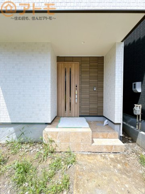 【玄関】 | 葵区山崎1　戸建　B区画 | 落ち着いた色合いの玄関はダブルロックで防犯性に優れた仕様になっています♪