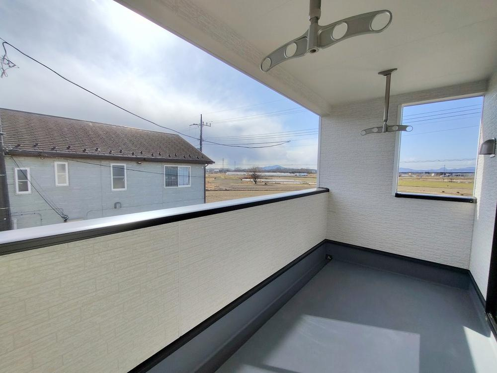 壬生町表町　新築戸建1のバルコニー