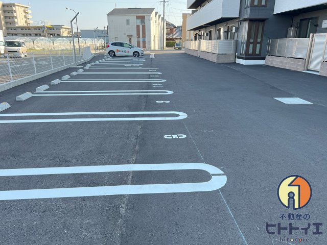 モナローム・シェリⅡの駐車場