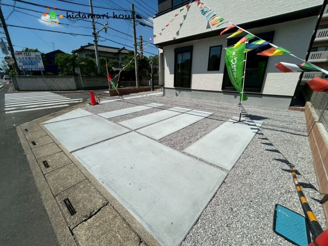伊奈町寿4期　新築戸建　グラファーレ01の駐車場