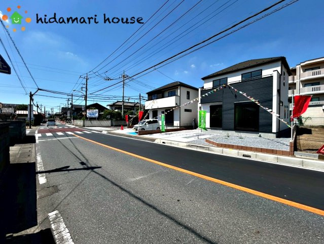 伊奈町寿　4期　新築戸建　グラファーレ02の前面道路含む現地写真