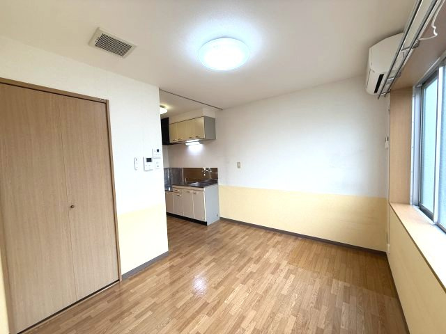 プレジールの居間・リビング