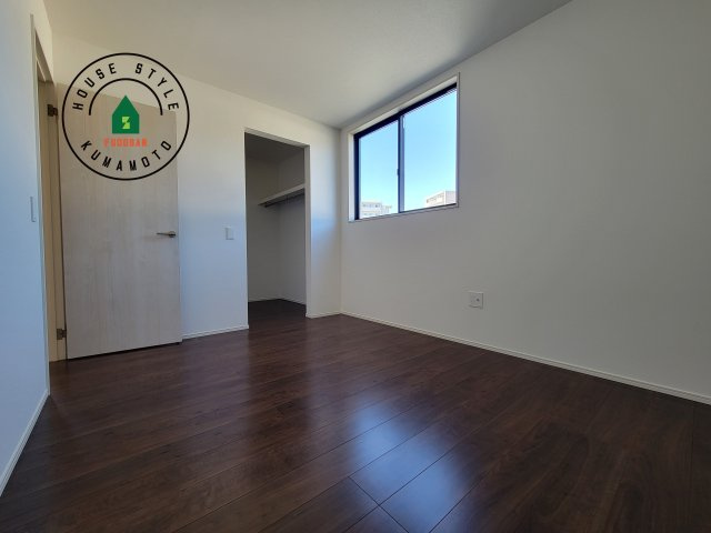 熊本市東区新外3丁目第1-2棟（1号棟）　の洋室|柔らかい陽光が差し込む明るいお部屋を演出する設計。彩光の取れる窓が気持ちの良いお部屋を創り上げます。