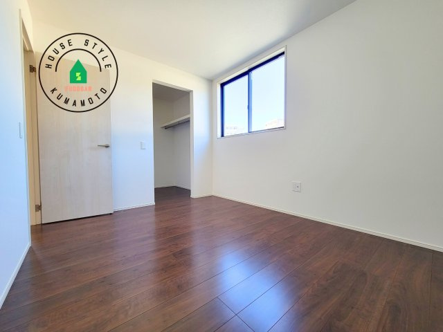 熊本市東区新外3丁目第1-2棟（1号棟）　の洋室|柔らかい陽光が差し込む明るいお部屋を演出する設計。彩光の取れる窓が気持ちの良いお部屋を創り上げます。