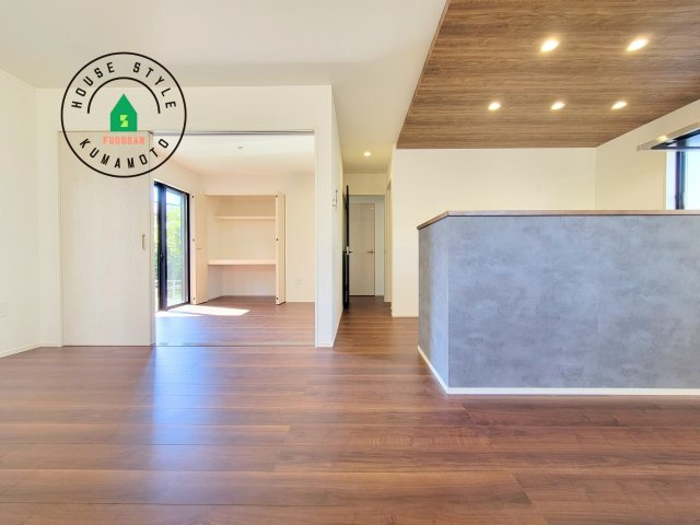 熊本市東区新外3丁目第1-2棟（1号棟）　の居間・リビング|多くの時間を過すことになるリビングだからこそ、いつも穏やかな空間・解放感が味わえ毎日が充実します。