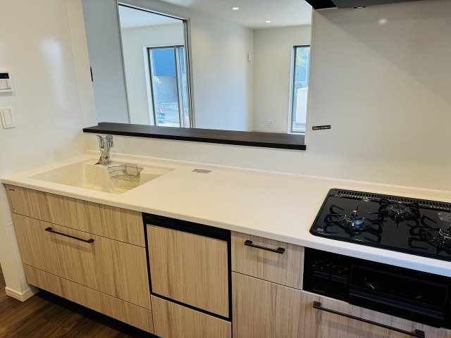 八王子市　絹ケ丘　新築一戸建て　５期の内装|～リビングにいるご家族とのコミュニケーションもとりやすいカウンターキッチンです～