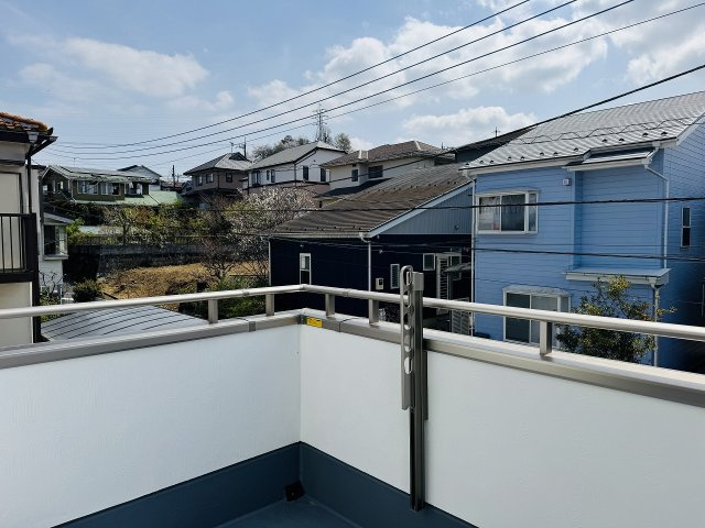 八王子市　絹ケ丘　新築一戸建て　５期のバルコニー|～陽当たりの良いバルコニー　洗濯物がよく乾きそうです～