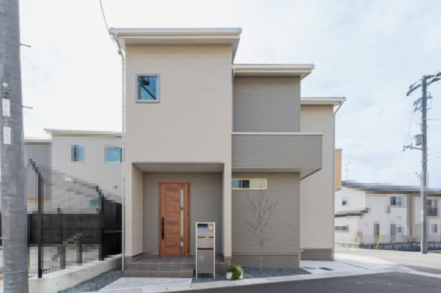 京都市右京区嵯峨蜻蛉尻町の外観|敷地内に空きスペースがありますので、自転車・バイク等停めやすいです。