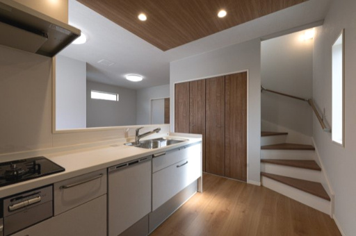 京都市右京区嵯峨蜻蛉尻町のキッチン|食器洗乾燥機付きのシステムキッチン。
家事もはかどります！