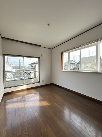 神谷3丁目住宅の寝室|全室南向きで陽当たりよくあたたかな室内です