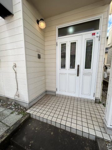 神谷3丁目住宅のエントランス|玄関ポーチ