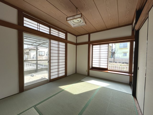 神谷3丁目住宅の和室|6場和室　2面採光で通風良好　畳交換済みです