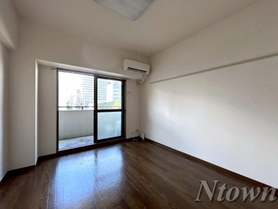 【居間・リビング】 | ボヌール新栄 | こちらの居間で趣味の時間をお楽しみください