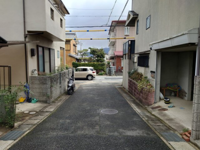 【前面道路含む現地写真】 | 山科区西野山桜ノ馬場町　中古戸建（賃貸オーナーチェンジ）