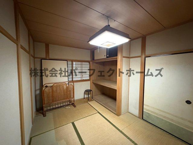 昭栄町戸建　賃貸の和室|柔らかい畳が心地よい和室