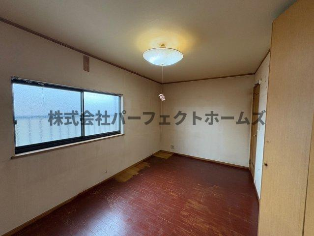 昭栄町戸建　賃貸の洋室|個人の部屋や寝室として使える洋室です