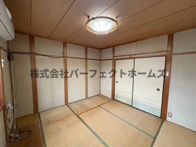 昭栄町戸建　賃貸の寝室|広くて明るい寝室