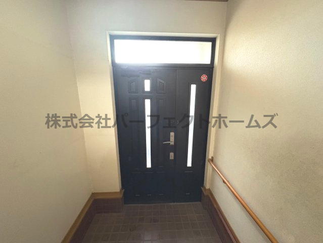 昭栄町戸建　賃貸の玄関|きれいな玄関です