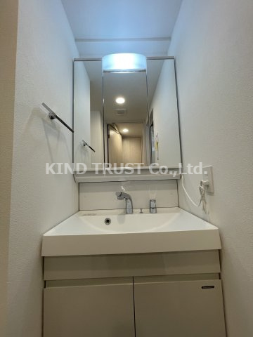 セレーノ南森町の洗面所|スペースが確保できる洗面所です