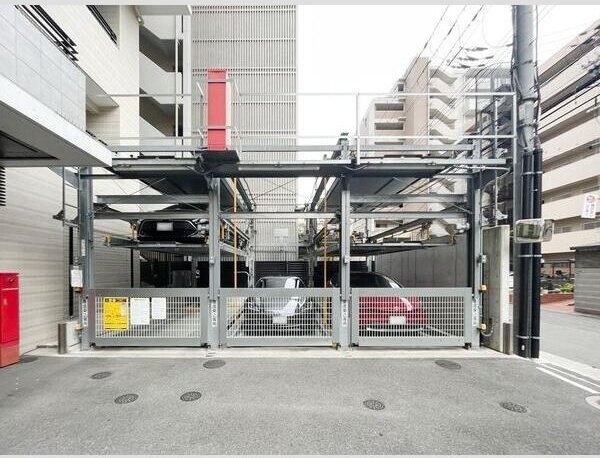S-FORT江坂垂水町の駐車場