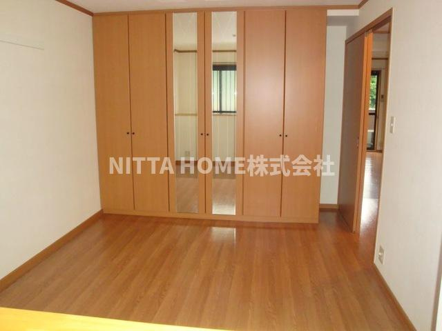 レジオン・ド’ヌールの洋室|全室フローリングの室内です(*^_^*)
