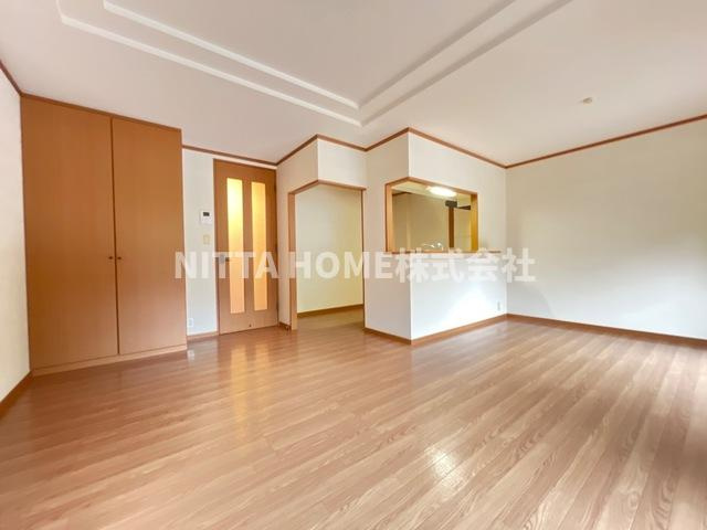 レジオン・ド’ヌールの居間・リビング|リビング広々15.5帖です◇
