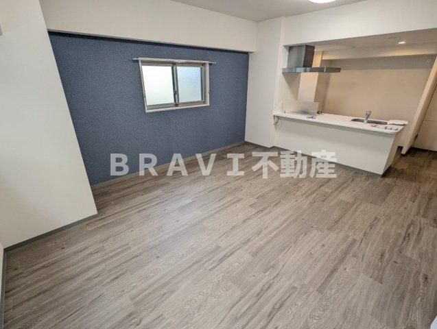 シークレフ北浜 BRAVI不動産の居間・リビング