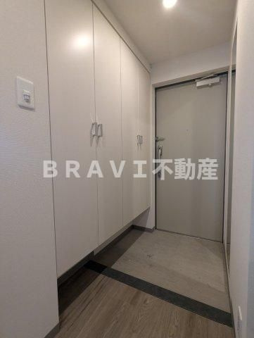 シークレフ北浜 BRAVI不動産の玄関