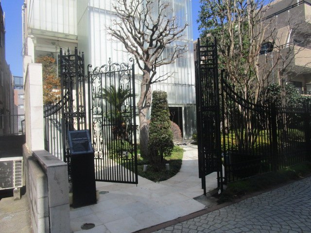 新宿区四谷坂町の店舗事務所の外観