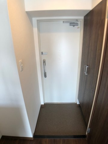 フォーリアライズ大正ソーレの玄関