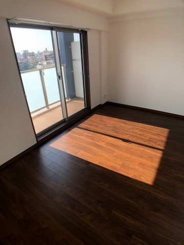 フォーリアライズ大正ソーレの居間・リビング