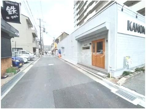 岸辺テナントの外観