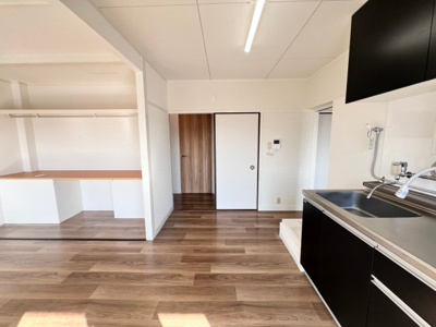 【キッチン】 | 樋ノ口アパート | 明るい色調の室内です