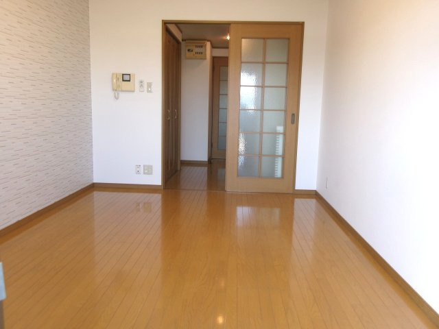 ポコアポコ明石鍛冶屋町Ⅴ番館の居間・リビング